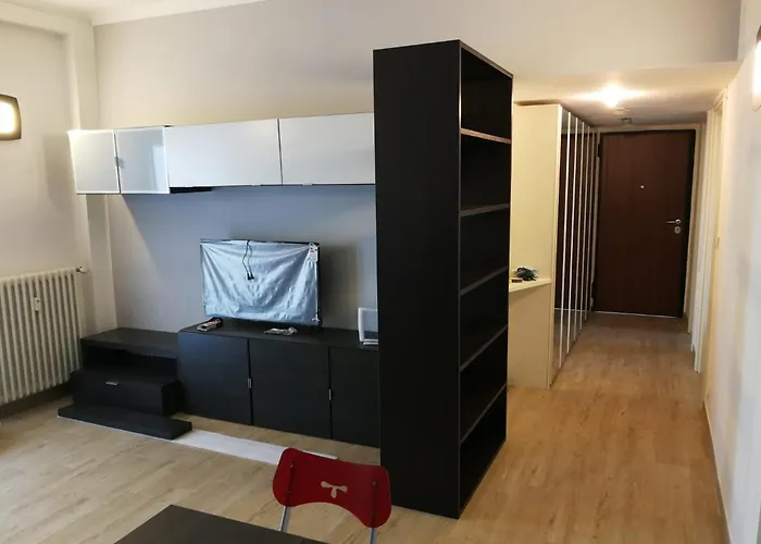 Palmanova 215 * ميلان