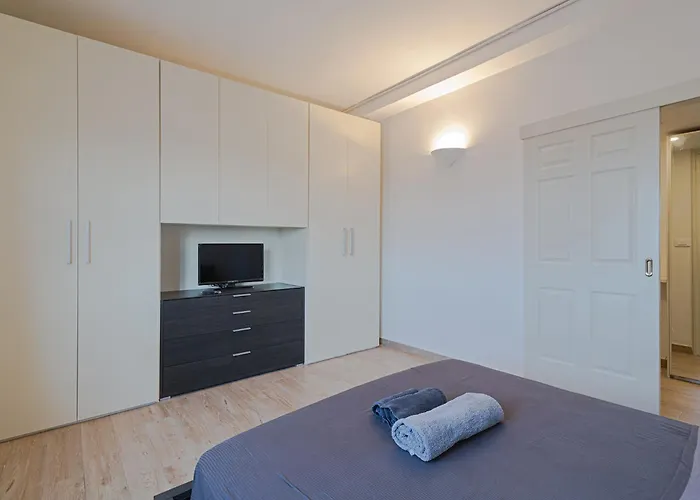 Palmanova 215 *